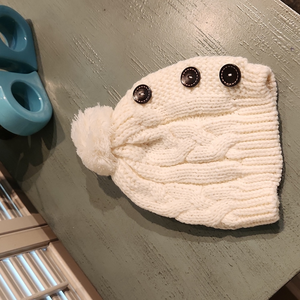 Ivory Winter Pom Beanie